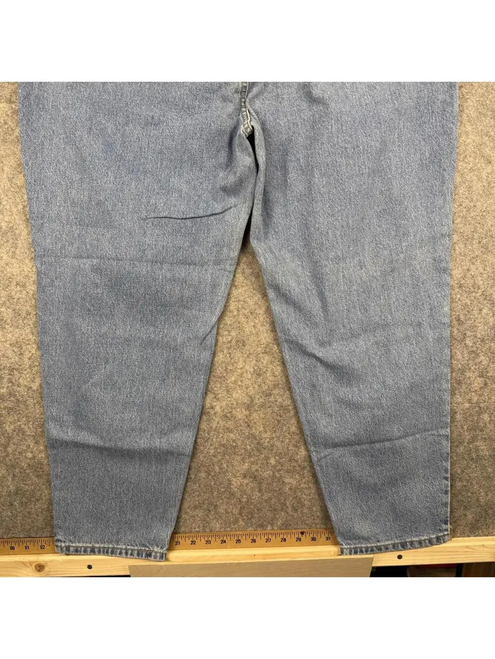 Levi’s 550 Women’s Relaxed Fit Tapered Leg Light Wash Blue Jeans Size 24S 29”